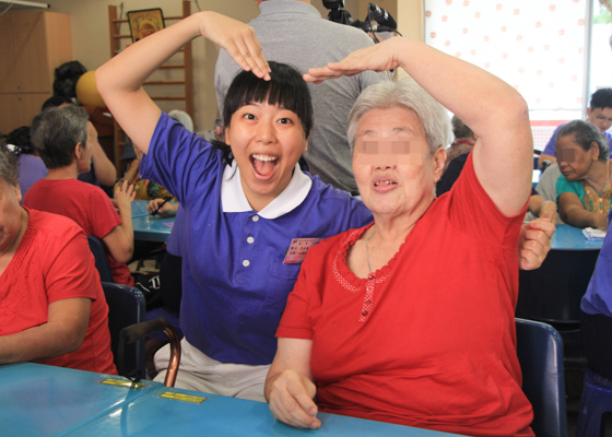 Tzu Chi Youths Embrace Humanity