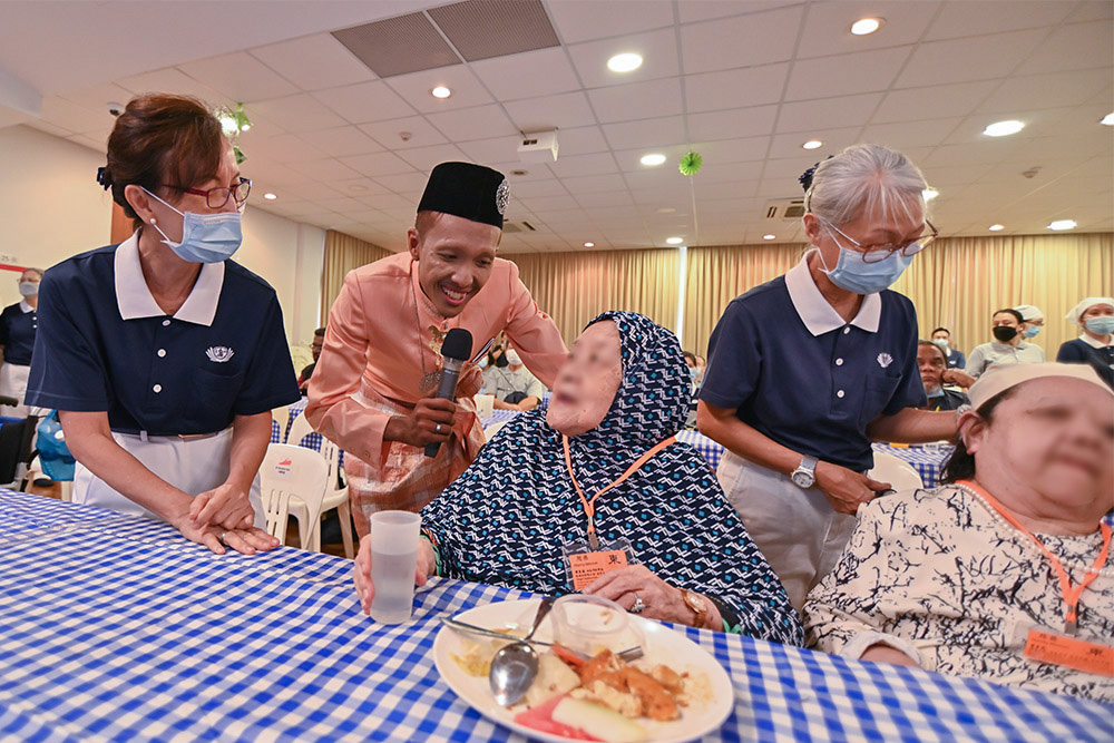 Care Recipients Greet and Inspire Each Other on Hari Raya Celebration Event